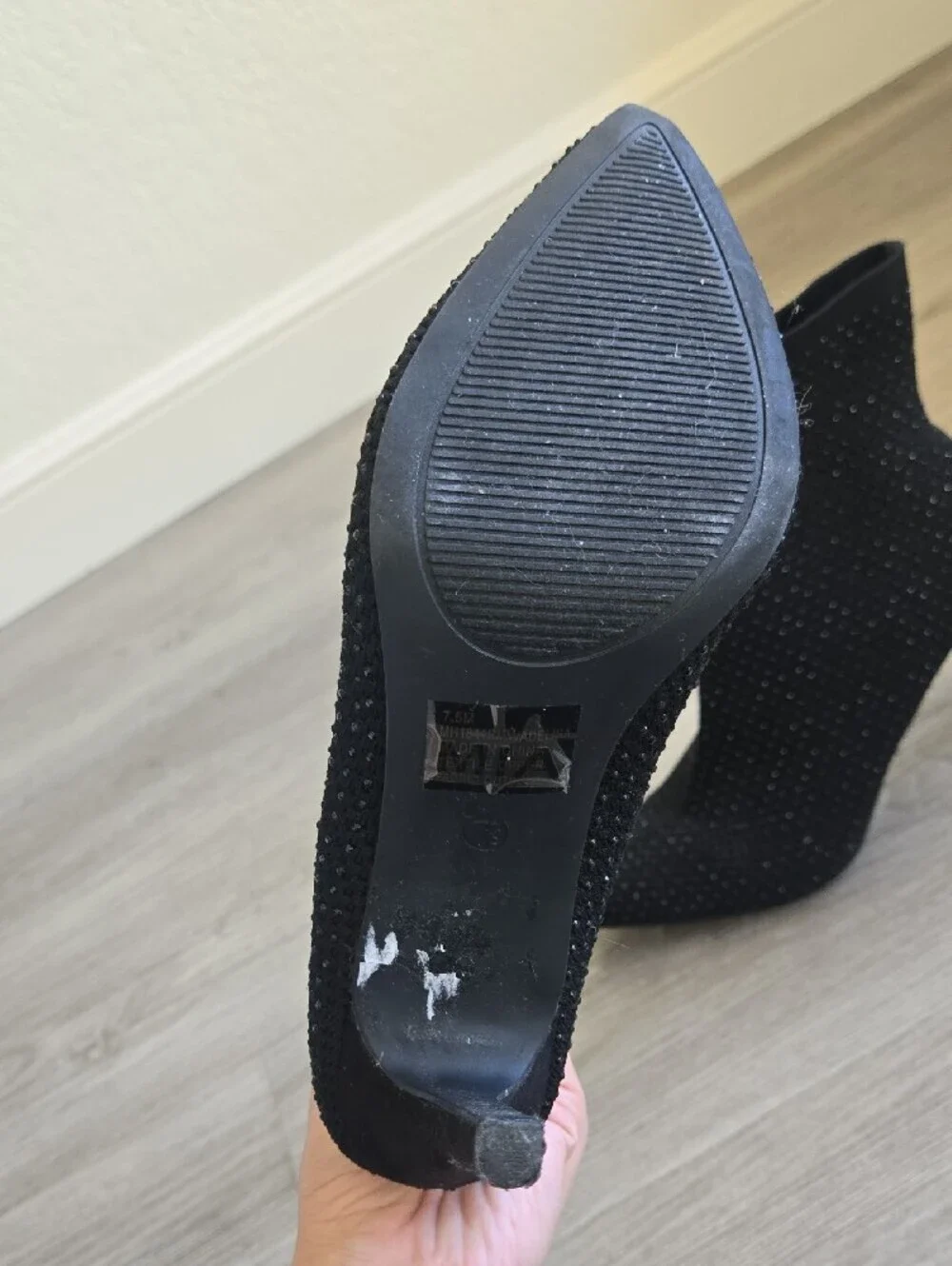 N/A elegant black